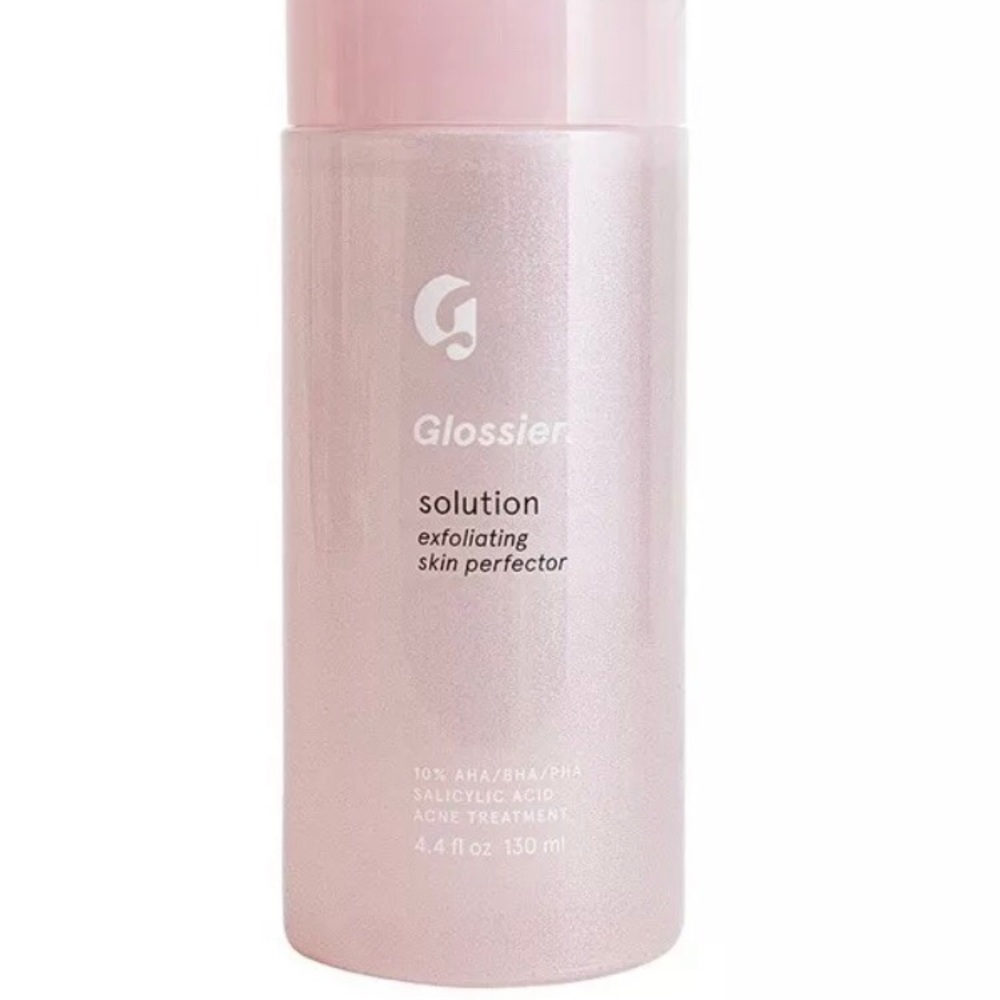 Glossier Solution Skin Exfoliating 4.4oz